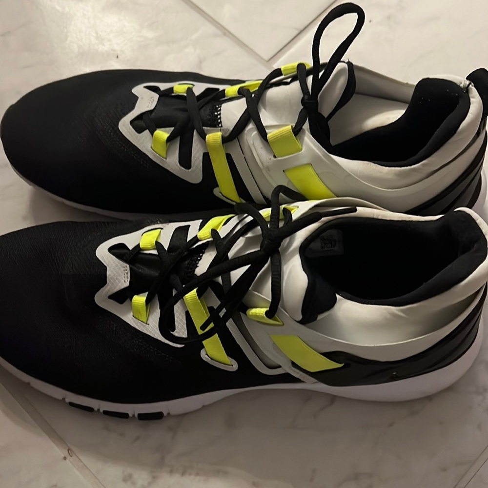 MENS NIKE ATHLETIC TRAINER SHOE